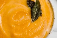 Heartwarming Roasted Acorn Squash Soup