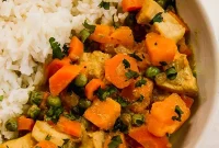 Slow Cooker Tropical Turmeric Chicken Curry