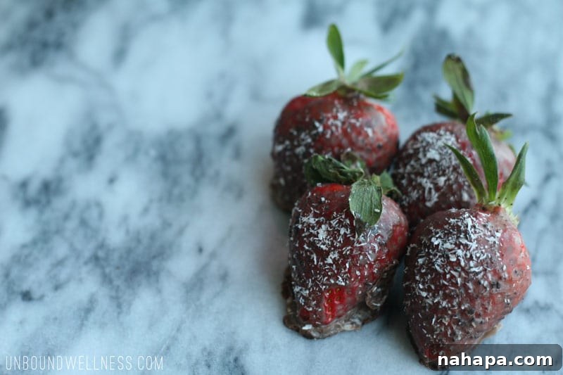  Valentines Day Coconut "Chocolate" Covered Strawberries | Autoimmune Paleo