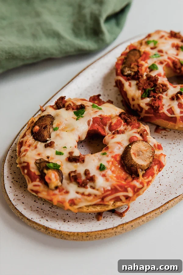 10 Easy Gluten-Free Lunches for Busy People 11 A delicious gluten-free pizza bagel topped with cheese and other ingredients.