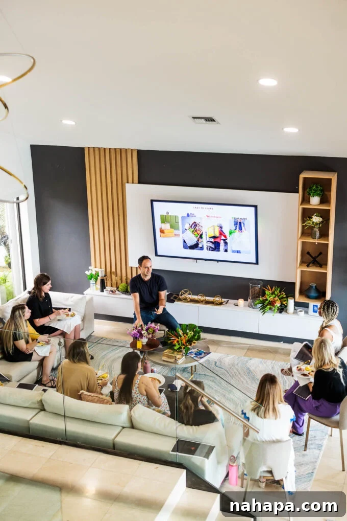 Bloggers collaborating on business challenges